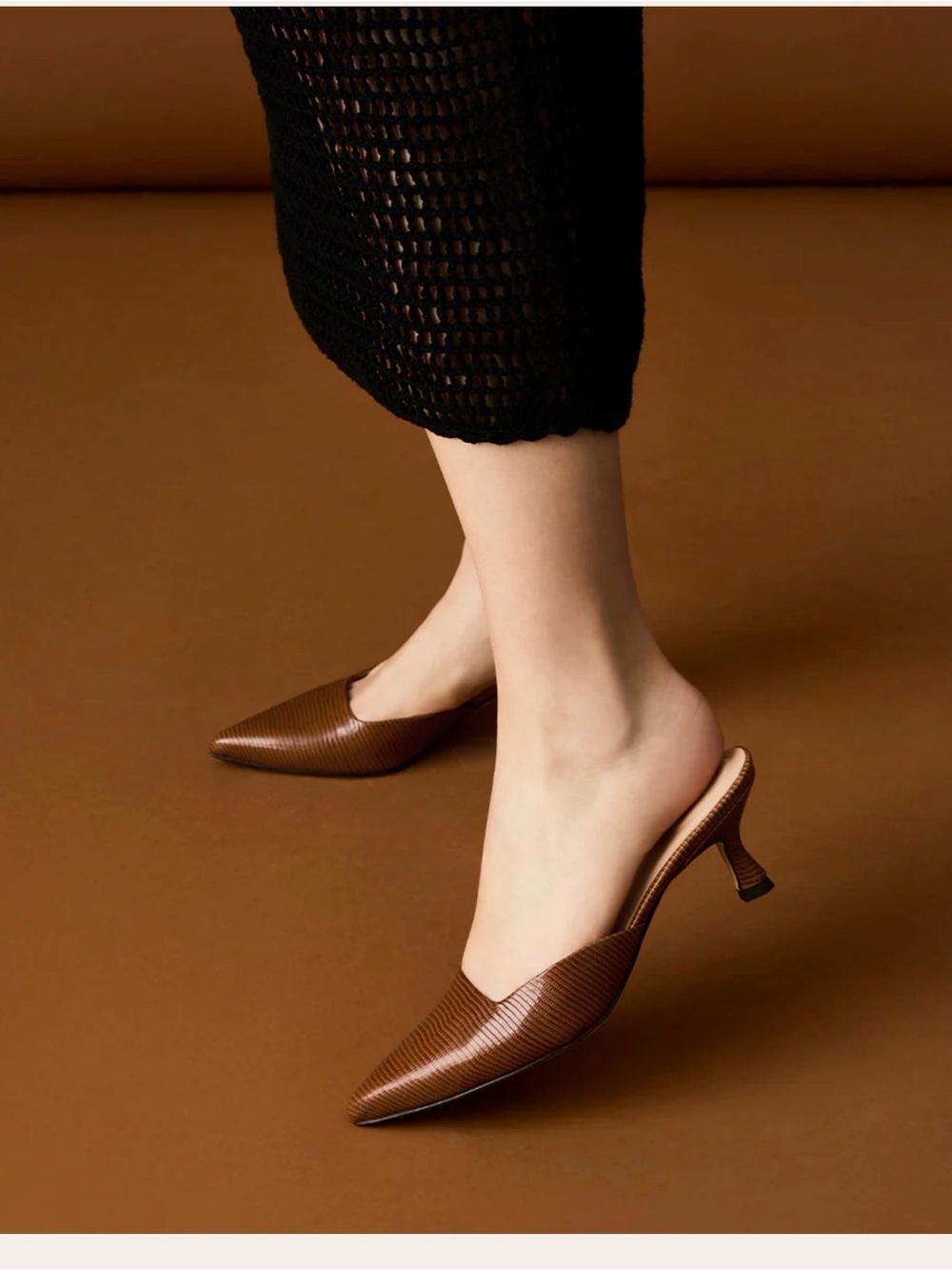 Inez NEW IN BOX Bea in amber lizard, pointed toe mule kitten heel size 9 - Picture 9 of 12